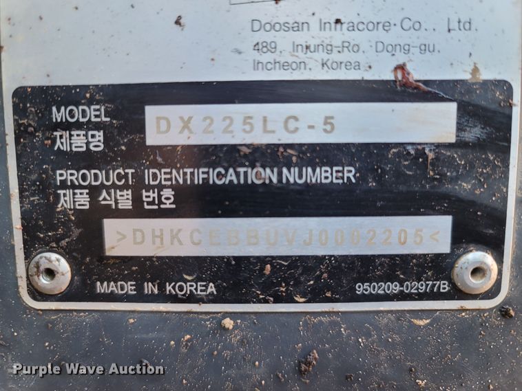 image for item LN9725 2019 Doosan DX225LC-5  excavator