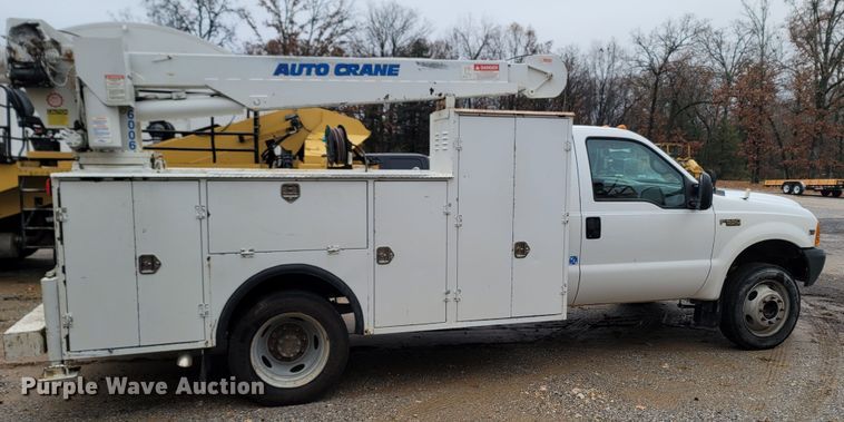 image for item LN9752 1999 Ford F550 Super Duty  utility / service truck