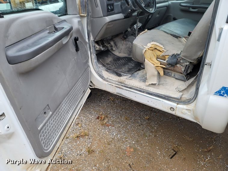 image for item LN9752 1999 Ford F550 Super Duty  utility / service truck