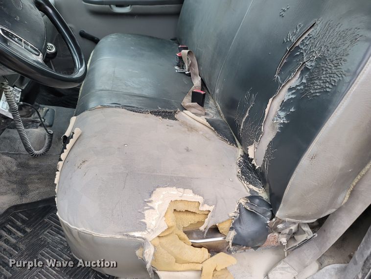 image for item LN9752 1999 Ford F550 Super Duty  utility / service truck