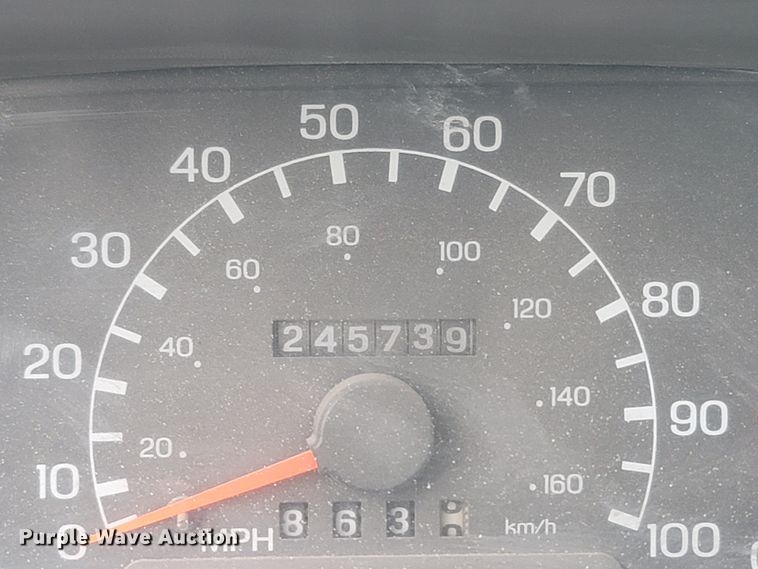 image for item LN9752 1999 Ford F550 Super Duty  utility / service truck