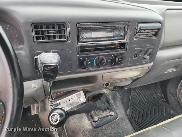 image for item LN9752 1999 Ford F550 Super Duty  utility / service truck