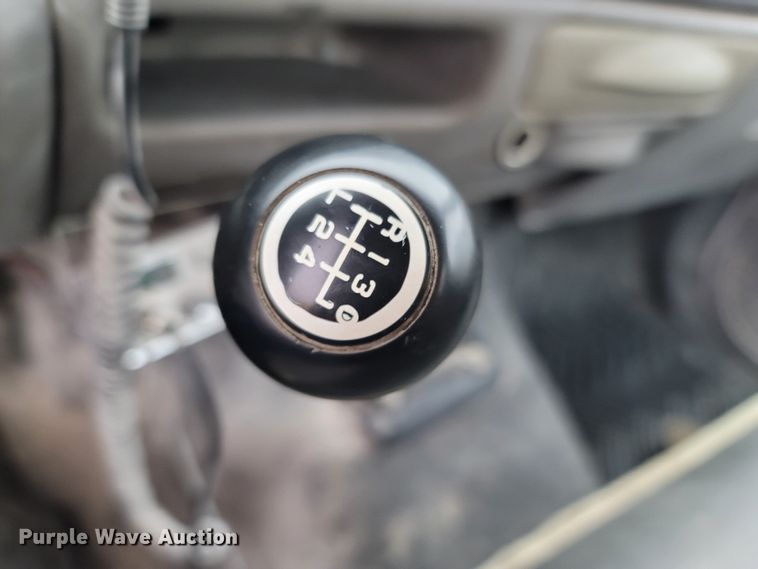 image for item LN9752 1999 Ford F550 Super Duty  utility / service truck