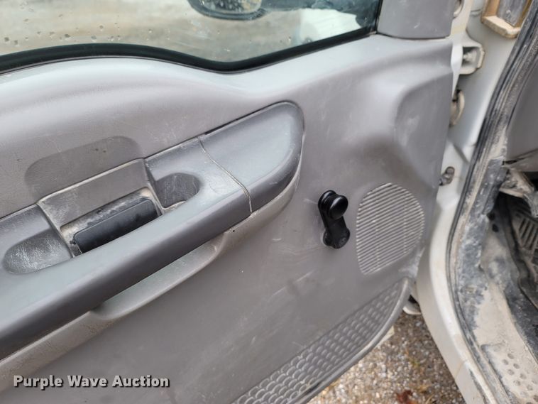 image for item LN9752 1999 Ford F550 Super Duty  utility / service truck