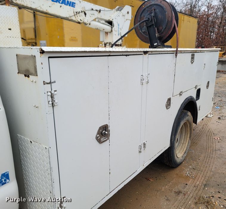 image for item LN9752 1999 Ford F550 Super Duty  utility / service truck