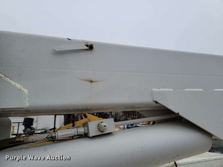 image for item LN9752 1999 Ford F550 Super Duty  utility / service truck