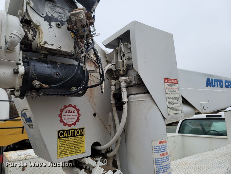 image for item LN9752 1999 Ford F550 Super Duty  utility / service truck