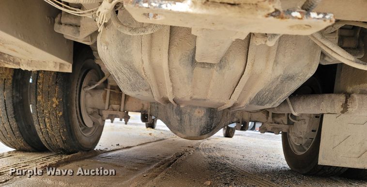 image for item LN9752 1999 Ford F550 Super Duty  utility / service truck