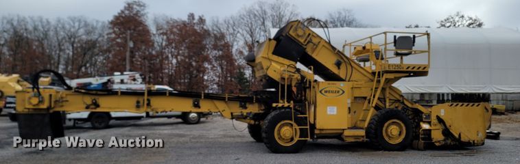 image for item LN9753 Weiler E1250A  shuttle buggy material transfer vehicle