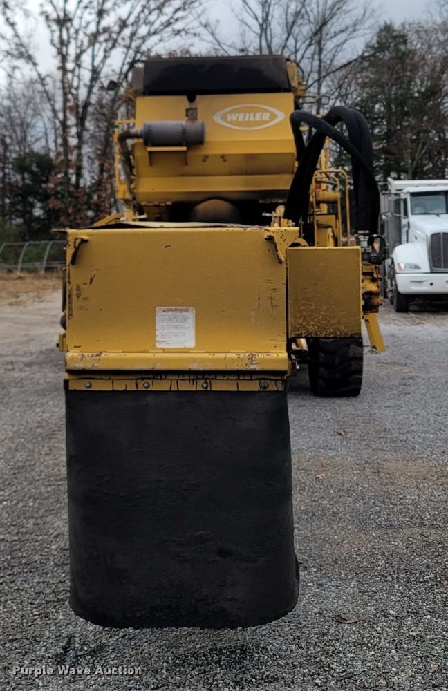 image for item LN9753 Weiler E1250A  shuttle buggy material transfer vehicle