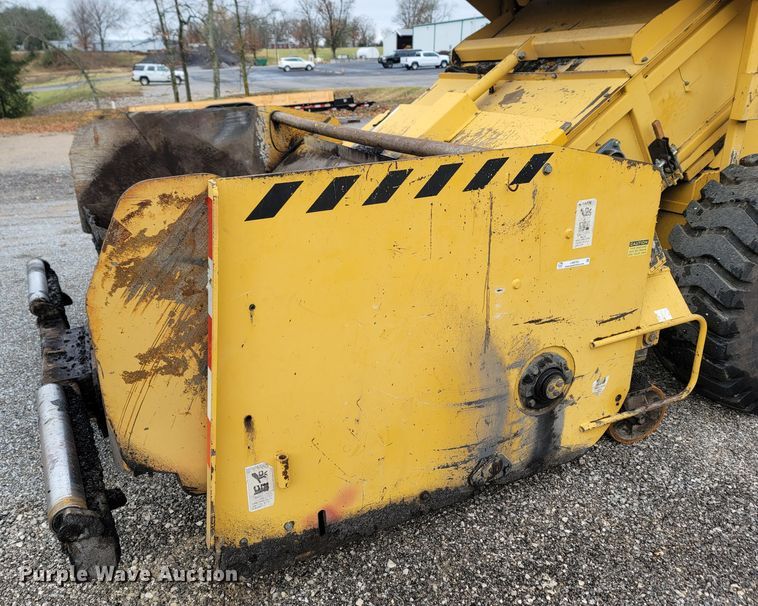 Weiler E1250A shuttle buggy material transfer vehicle in Cassville, MO