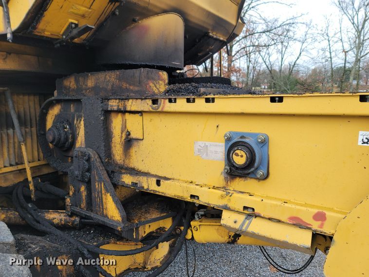 Weiler E1250A shuttle buggy material transfer vehicle in Cassville, MO
