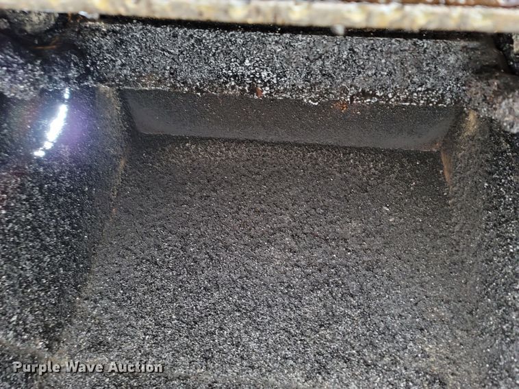 image for item LN9753 Weiler E1250A  shuttle buggy material transfer vehicle