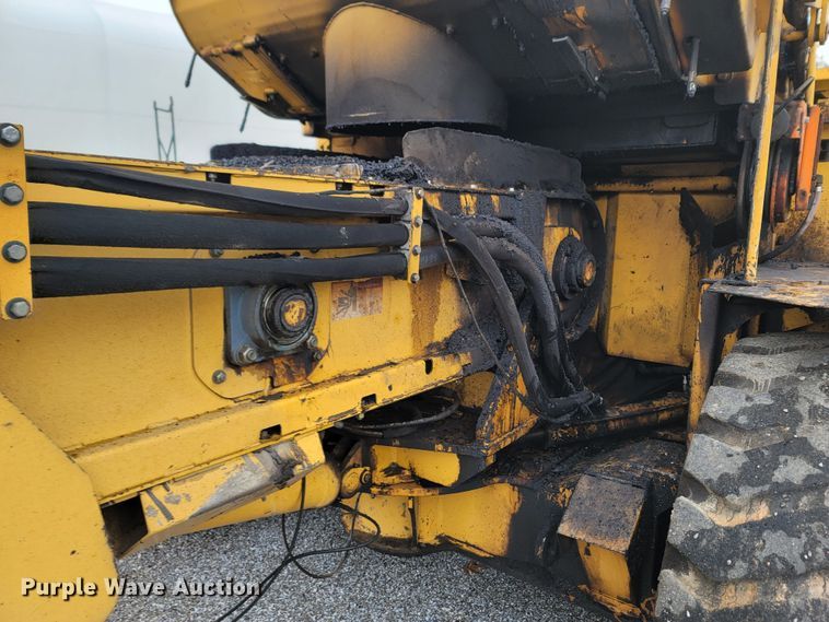 Weiler E1250A shuttle buggy material transfer vehicle in Cassville, MO