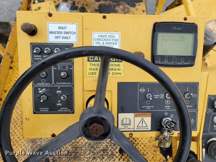 image for item LN9753 Weiler E1250A  shuttle buggy material transfer vehicle