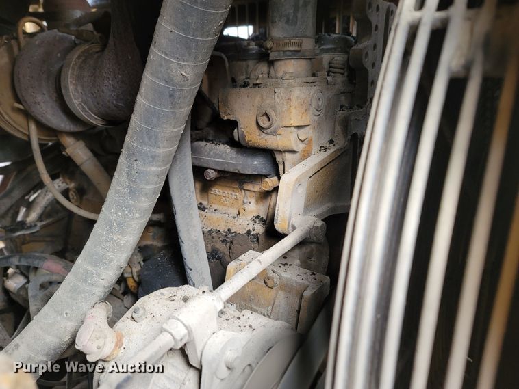 image for item LN9753 Weiler E1250A  shuttle buggy material transfer vehicle