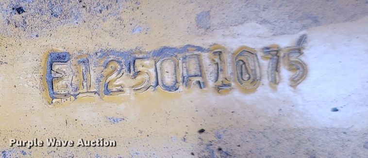 image for item LN9753 Weiler E1250A  shuttle buggy material transfer vehicle