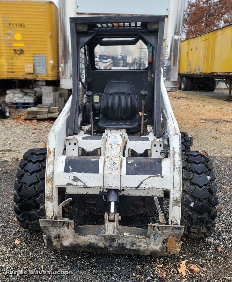 image for item LN9754 Bobcat 863  skid steer loader