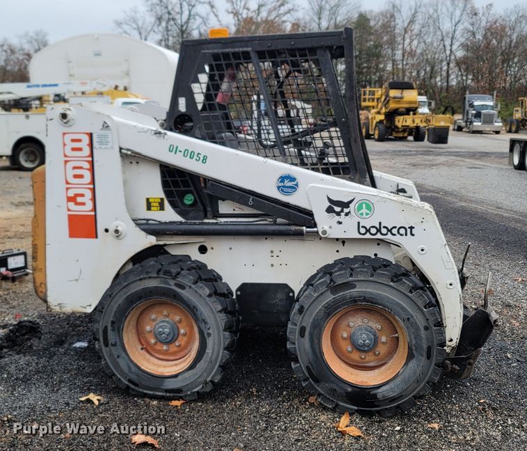 image for item LN9754 Bobcat 863  skid steer loader