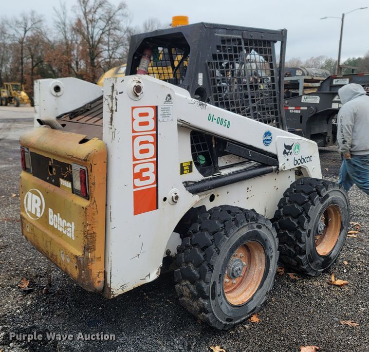 image for item LN9754 Bobcat 863  skid steer loader