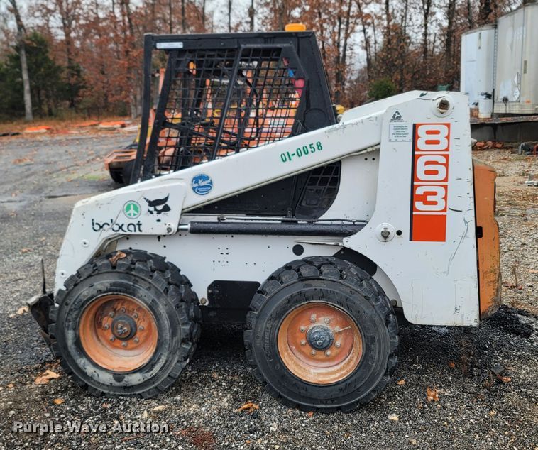 image for item LN9754 Bobcat 863  skid steer loader