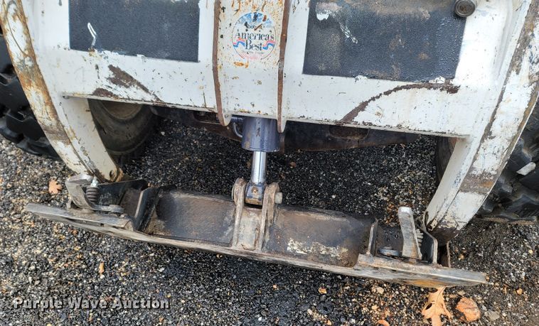 image for item LN9754 Bobcat 863  skid steer loader