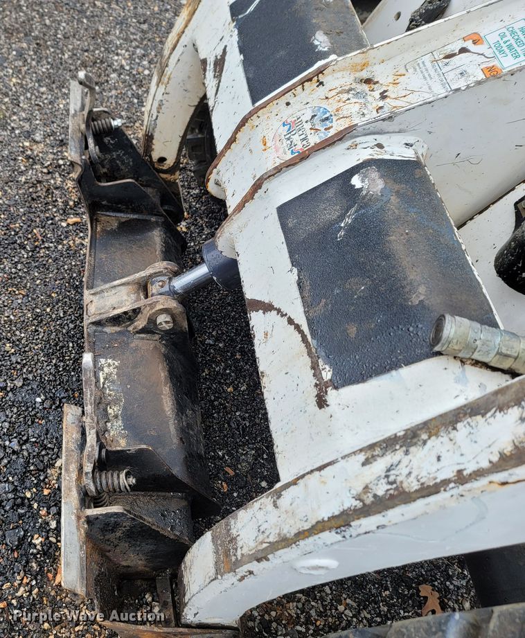 image for item LN9754 Bobcat 863  skid steer loader