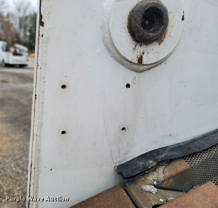 image for item LN9754 Bobcat 863  skid steer loader