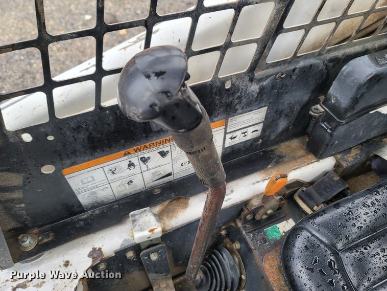 image for item LN9754 Bobcat 863  skid steer loader