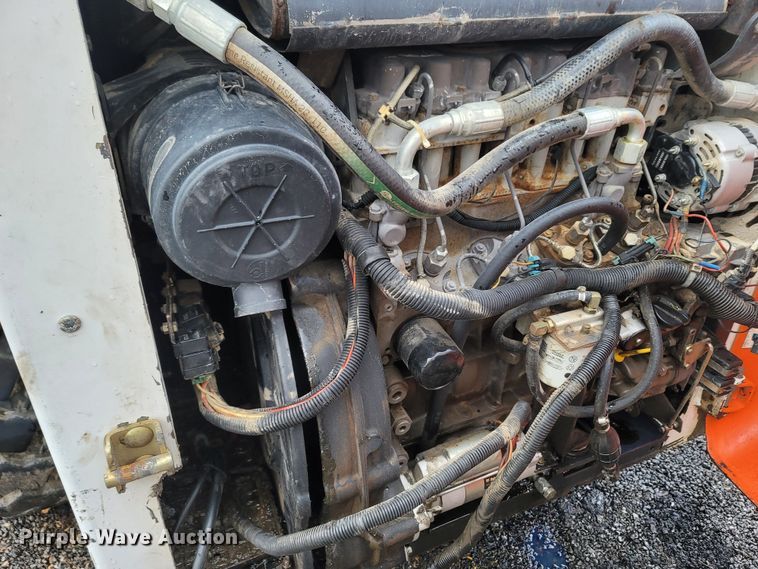 image for item LN9754 Bobcat 863  skid steer loader