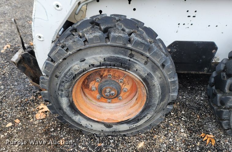 image for item LN9754 Bobcat 863  skid steer loader