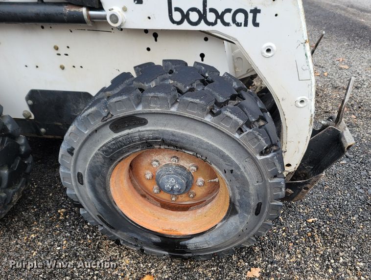 image for item LN9754 Bobcat 863  skid steer loader