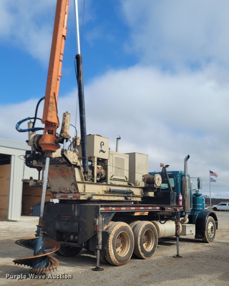 image for item LN9756 1999 Peterbilt 378  pressure digger derrick truck