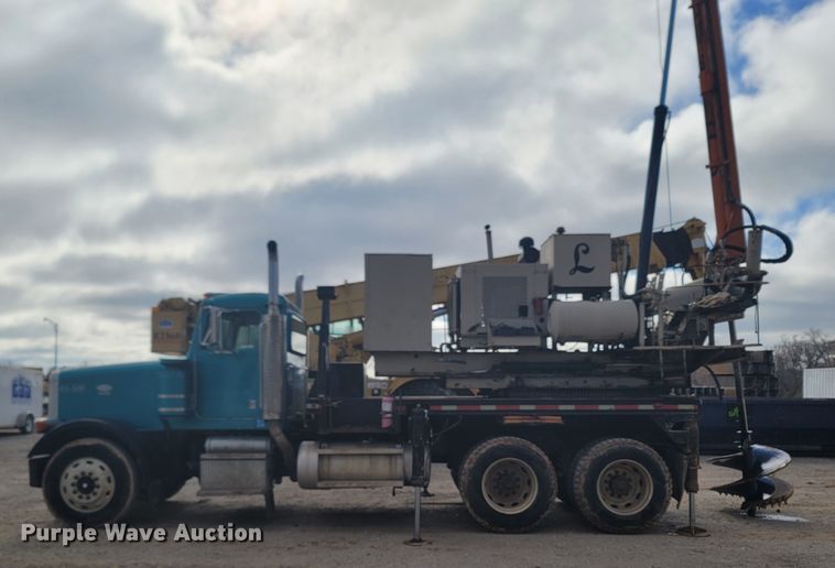 image for item LN9756 1999 Peterbilt 378  pressure digger derrick truck