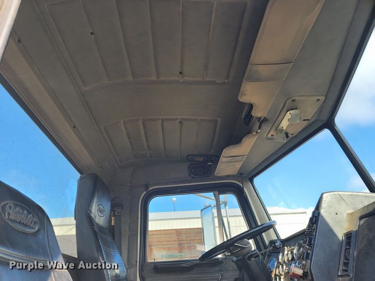 image for item LN9756 1999 Peterbilt 378  pressure digger derrick truck