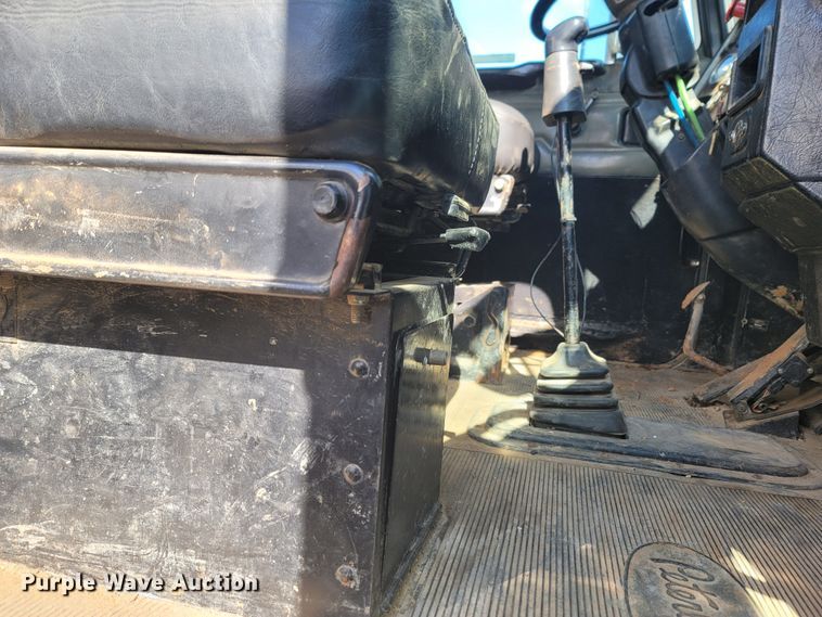 image for item LN9756 1999 Peterbilt 378  pressure digger derrick truck