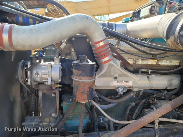 image for item LN9756 1999 Peterbilt 378  pressure digger derrick truck