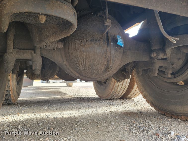 image for item LN9756 1999 Peterbilt 378  pressure digger derrick truck