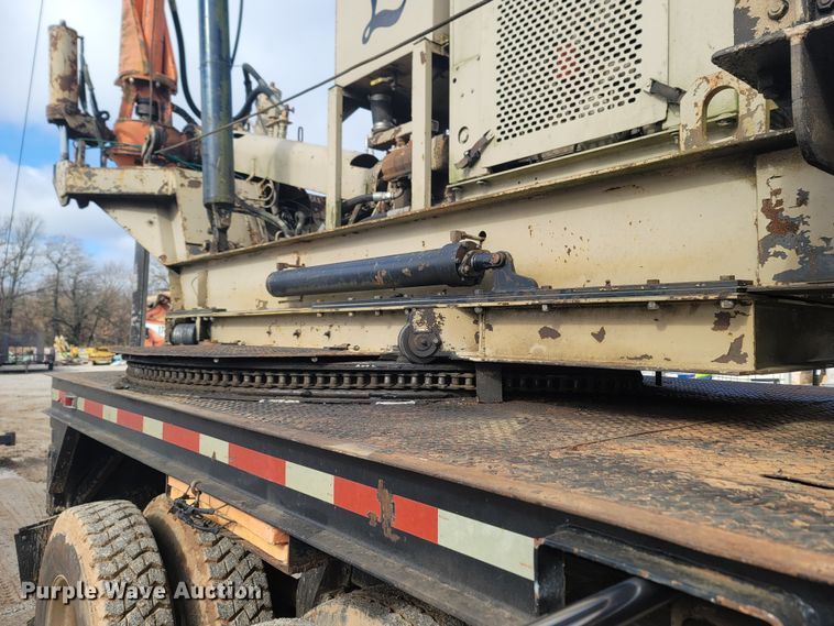 image for item LN9756 1999 Peterbilt 378  pressure digger derrick truck