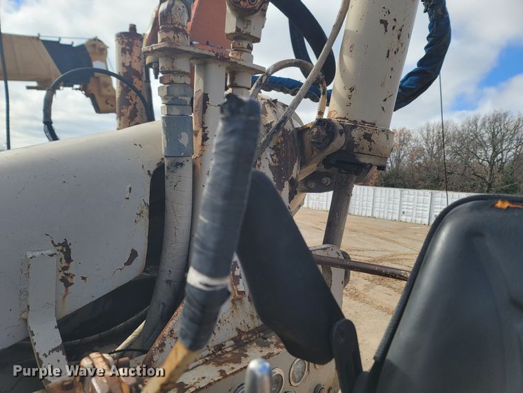 image for item LN9756 1999 Peterbilt 378  pressure digger derrick truck