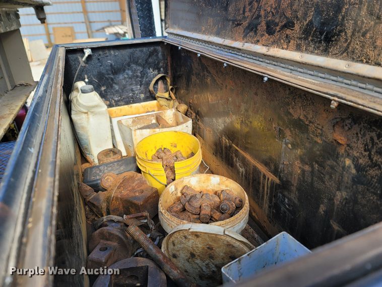 image for item LN9756 1999 Peterbilt 378  pressure digger derrick truck