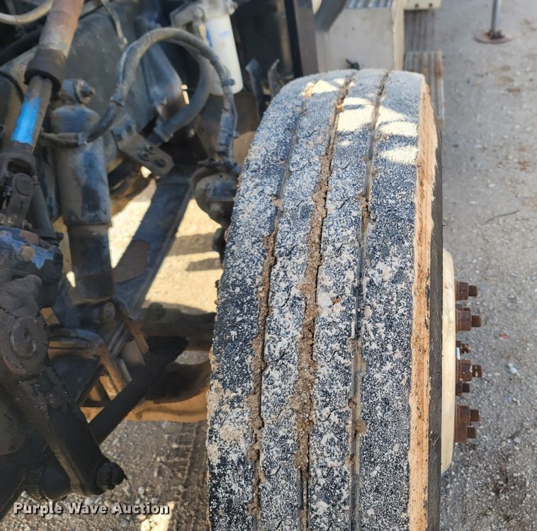 image for item LN9756 1999 Peterbilt 378  pressure digger derrick truck