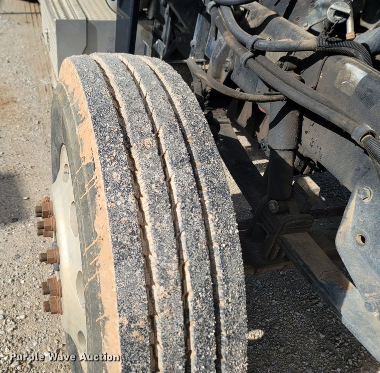 image for item LN9756 1999 Peterbilt 378  pressure digger derrick truck