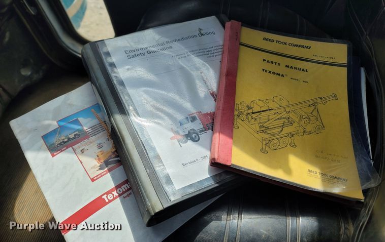 image for item LN9756 1999 Peterbilt 378  pressure digger derrick truck