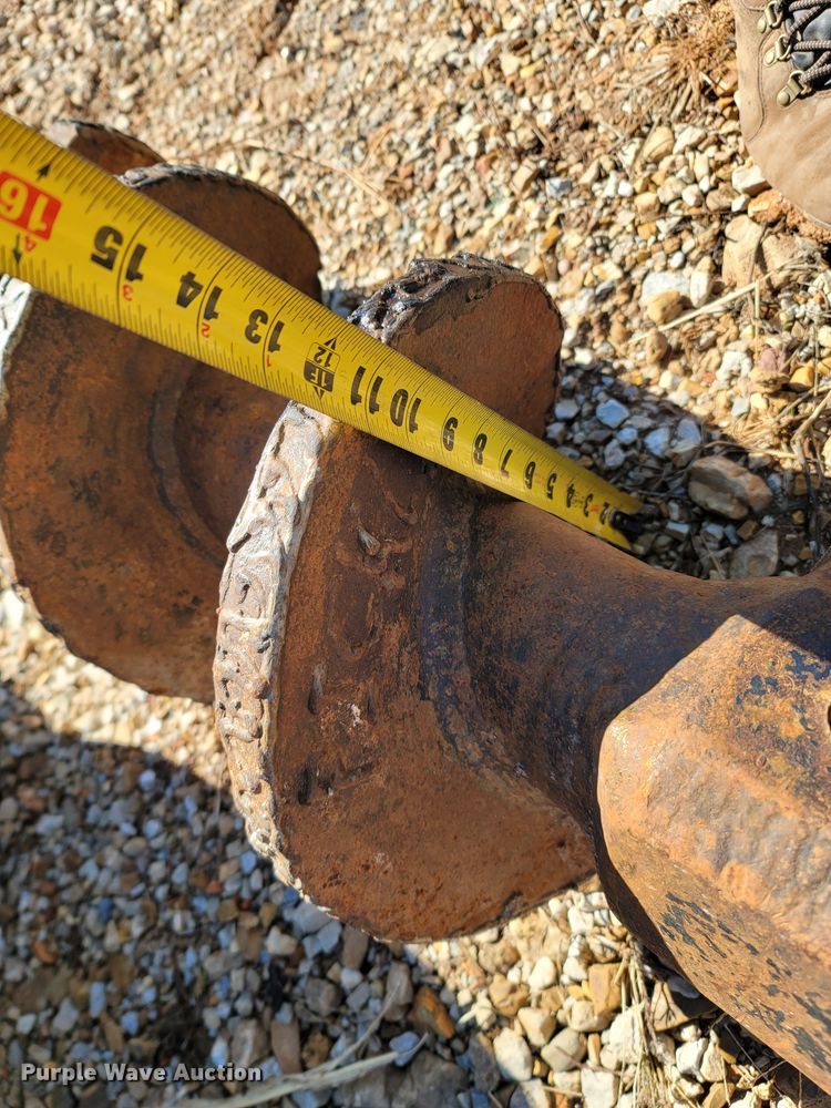 image for item LN9756 1999 Peterbilt 378  pressure digger derrick truck