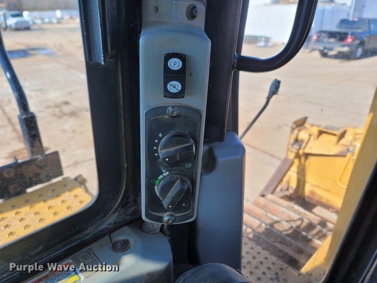 image for item LN9757 2015 Caterpillar D6T XW  dozer