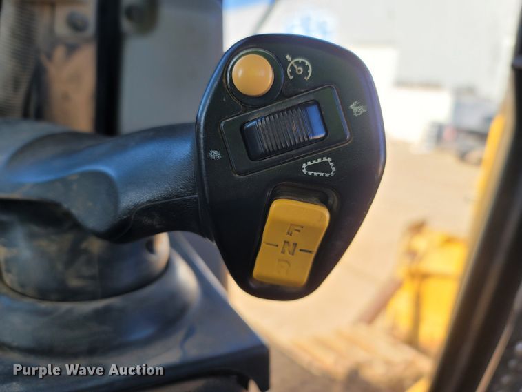 image for item LN9757 2015 Caterpillar D6T XW  dozer