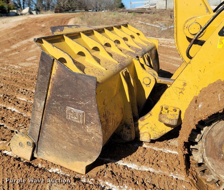 image for item LN9758 2014 Caterpillar 963D  track loader