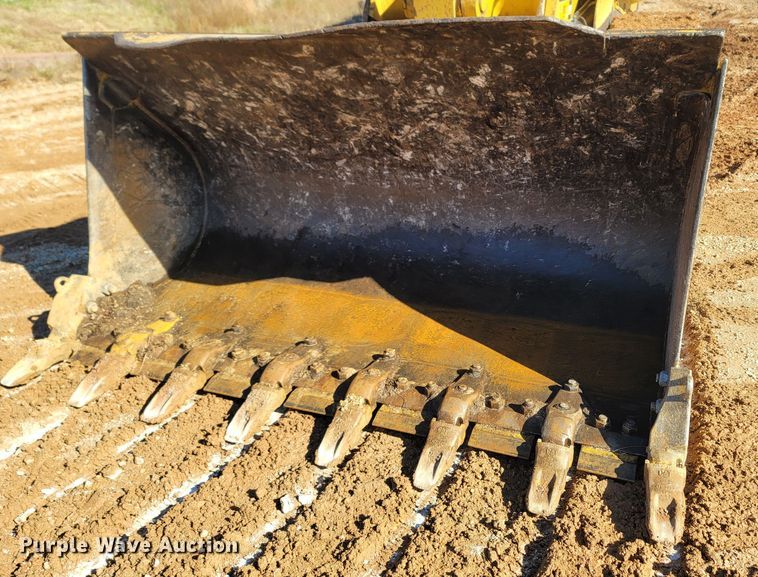 image for item LN9758 2014 Caterpillar 963D  track loader