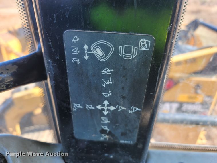 image for item LN9758 2014 Caterpillar 963D  track loader